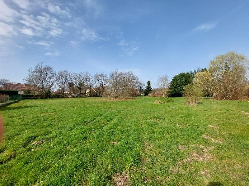 TERRAIN CONSTRUCTIBLE THEILLAY