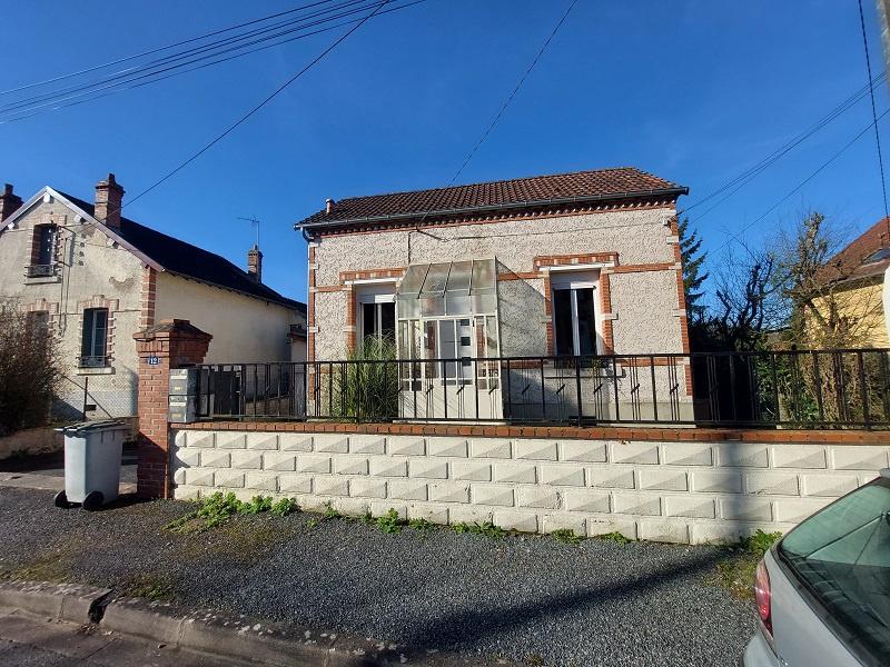 CHARMANTE MAISON TYPE 2 VIERZON