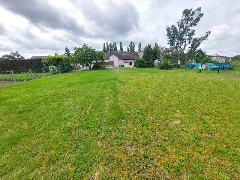 Lot de 2 garages et terrain constructible
