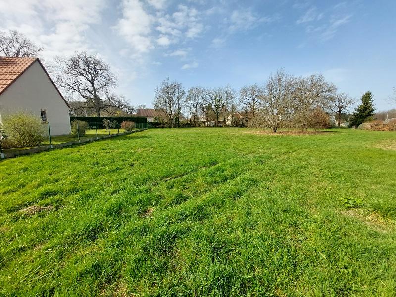 TERRAIN CONSTRUCTIBLE THEILLAY