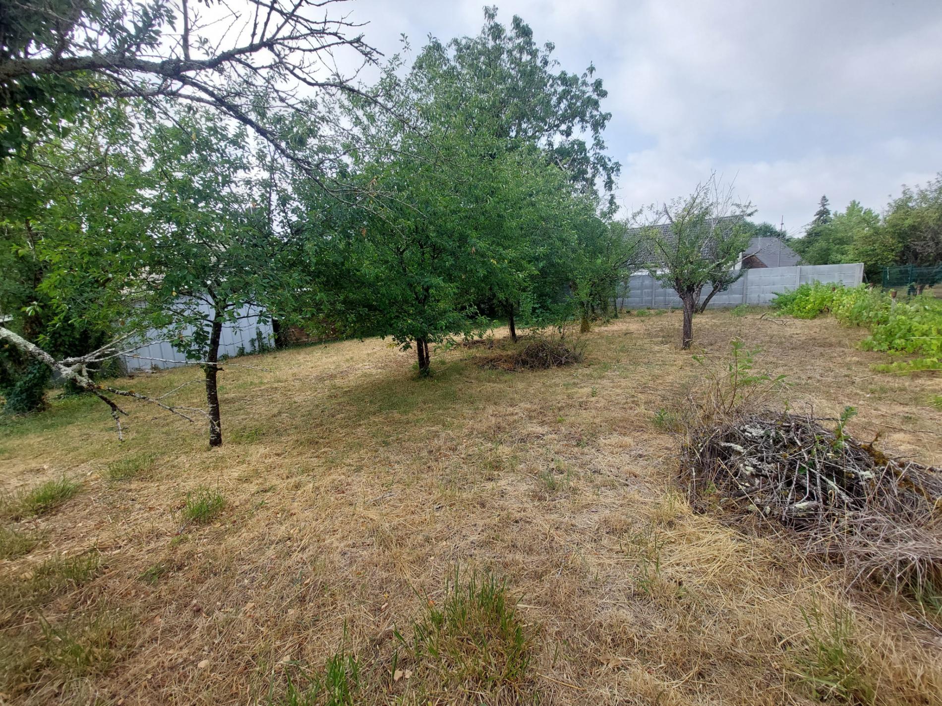 MEHUN SUR YEVRE TERRAIN CONSTRUCTIBLE