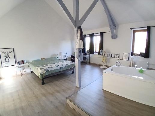 LONGERE MENNETOU SALON