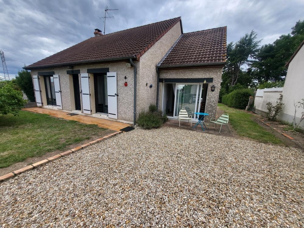 SAINT HILAIRE DE COURT Maison plain pied