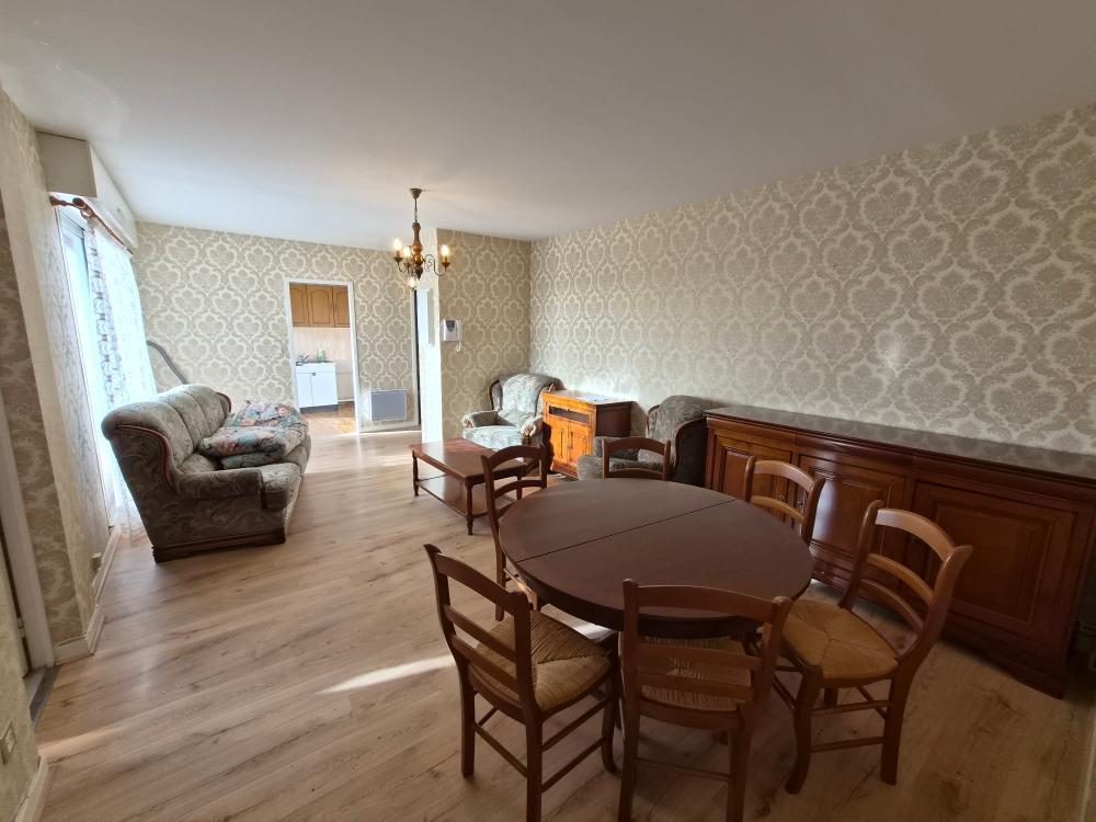 VIERZON Centre ville Appartement Type 2 avec balcon